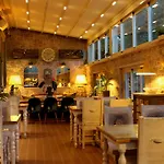 Ina Cunda Art Hotel *
