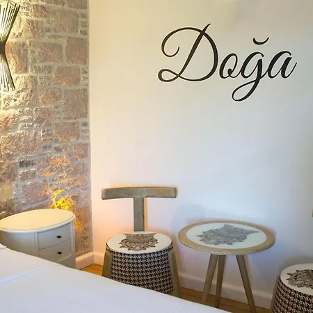 Ina Cunda Art Hotel *