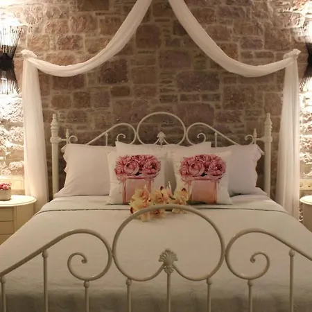 Ina Cunda Art Ayvalı