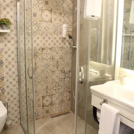 Ina Cunda Art Hotel *