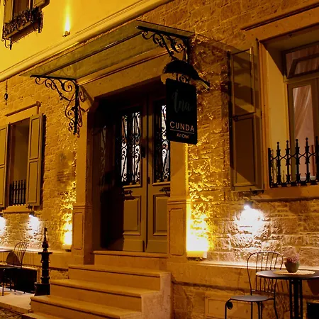 Ina Cunda Art Hotel