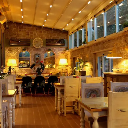 Ina Cunda Art Hotel *