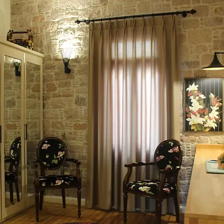 Ina Cunda Art Hotel *