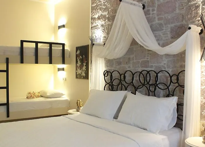 Ina Cunda Art Ayvalı